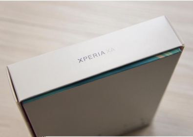 Разопаковане на Sony Xperia ХA и сравнение със Sony Xperia X